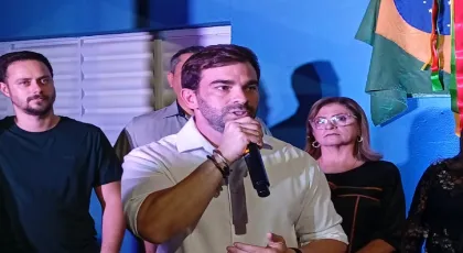 Prefeito de Conceição entrega reforma de praça durante abertura da Festa de Nossa Senhora de Fátima 